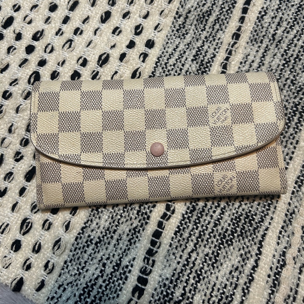 Louis Vuitton Emilie Wallet
